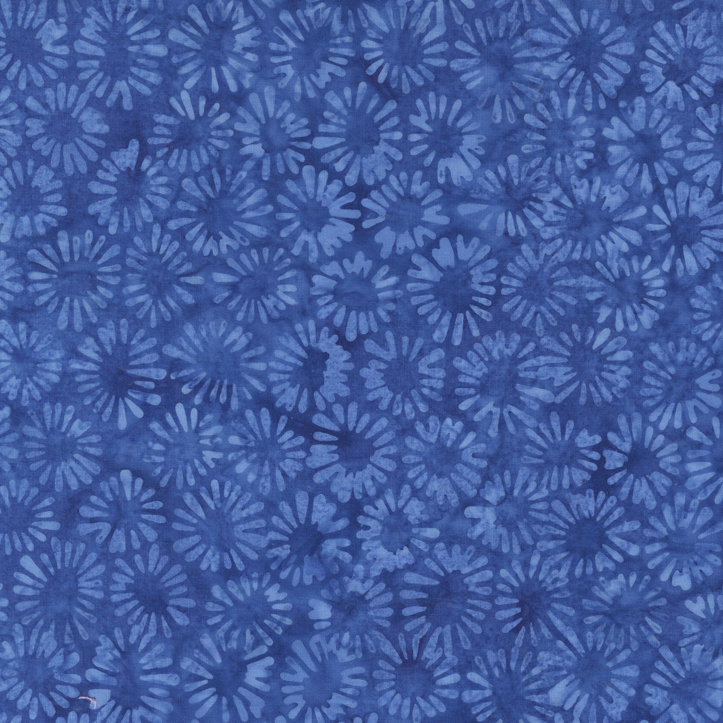 QE8: Charm - Sliced Circles - 453Q-3 Blue - Batik