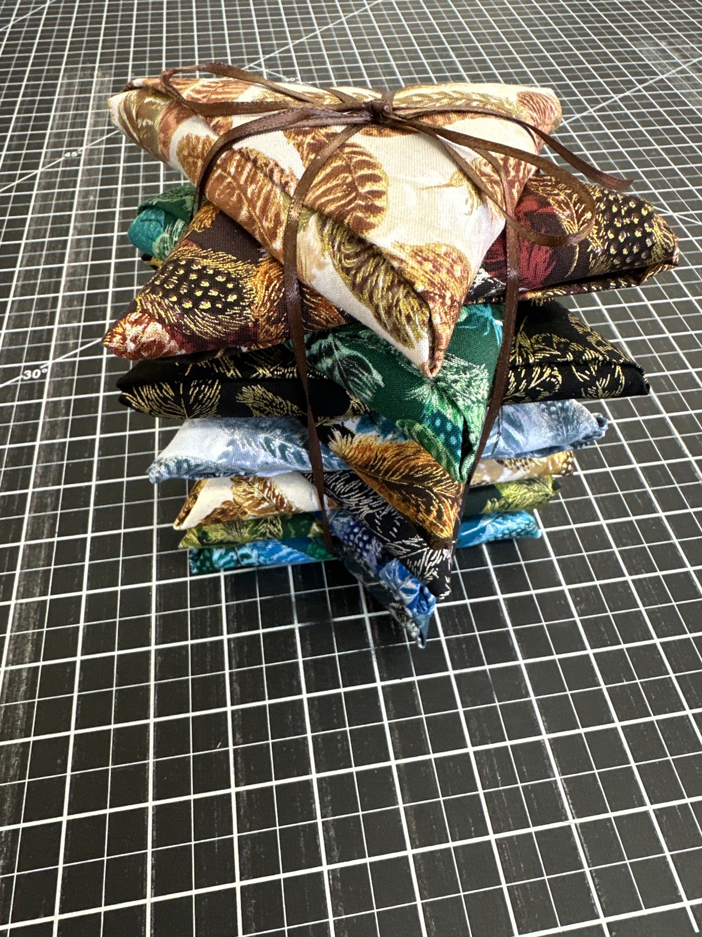 FQ-12-Gilded Feathers Bundle