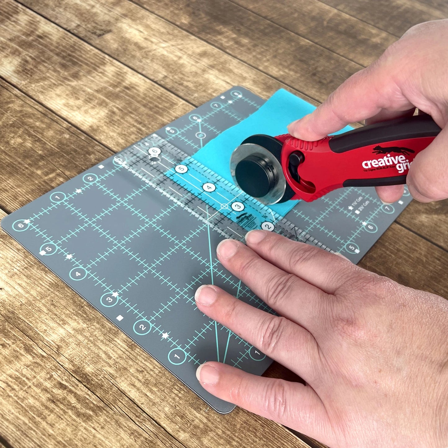 Creative Grids Self-Healing Double Sided Rotary Cutting Mat 6in x 8in