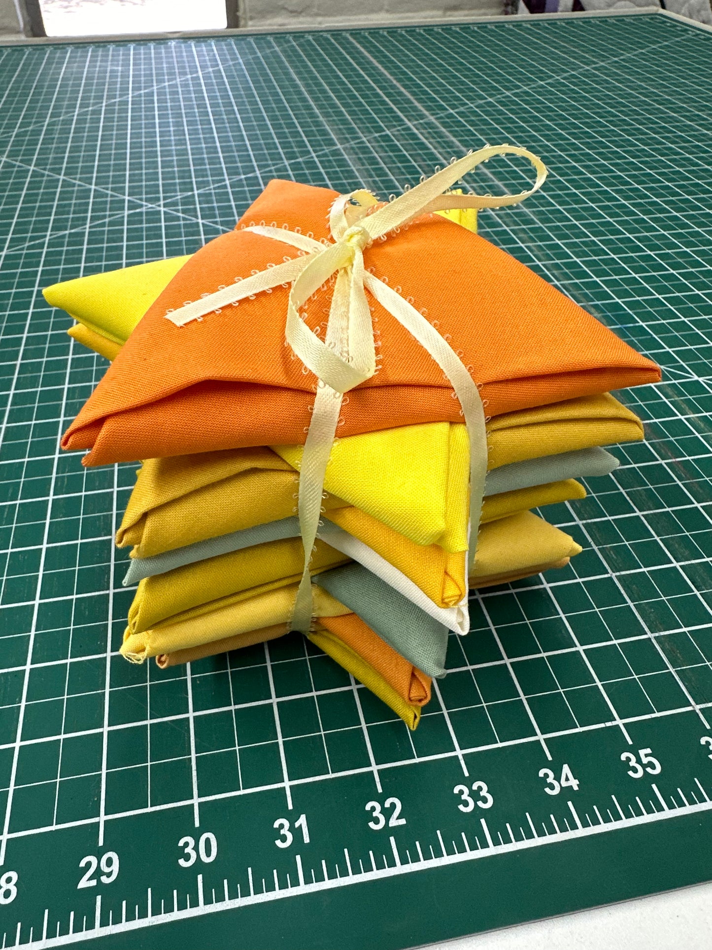 FQ-12-Confetti Cotton Bundle