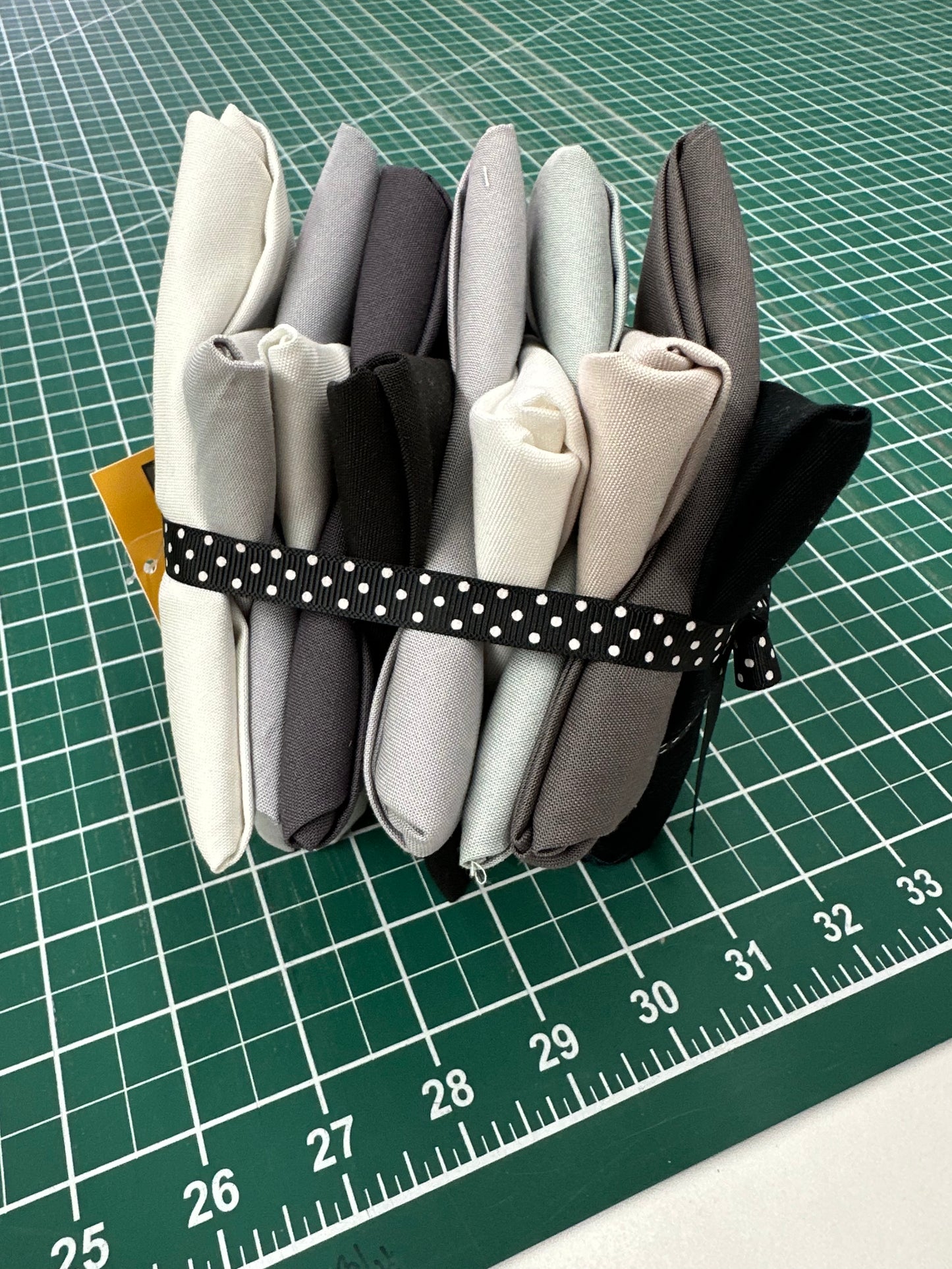 FQ-12-Confetti Cotton Bundle