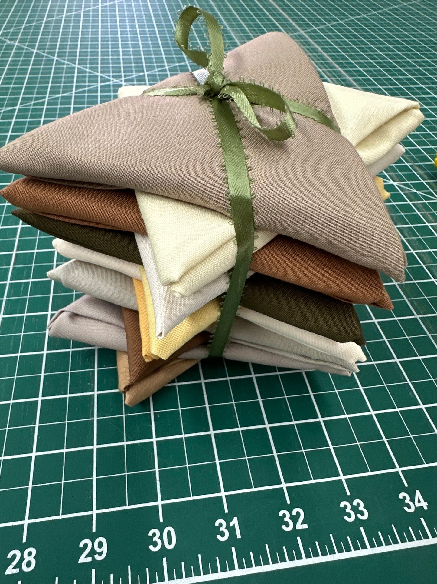 FQ-12-Confetti Cotton Bundle