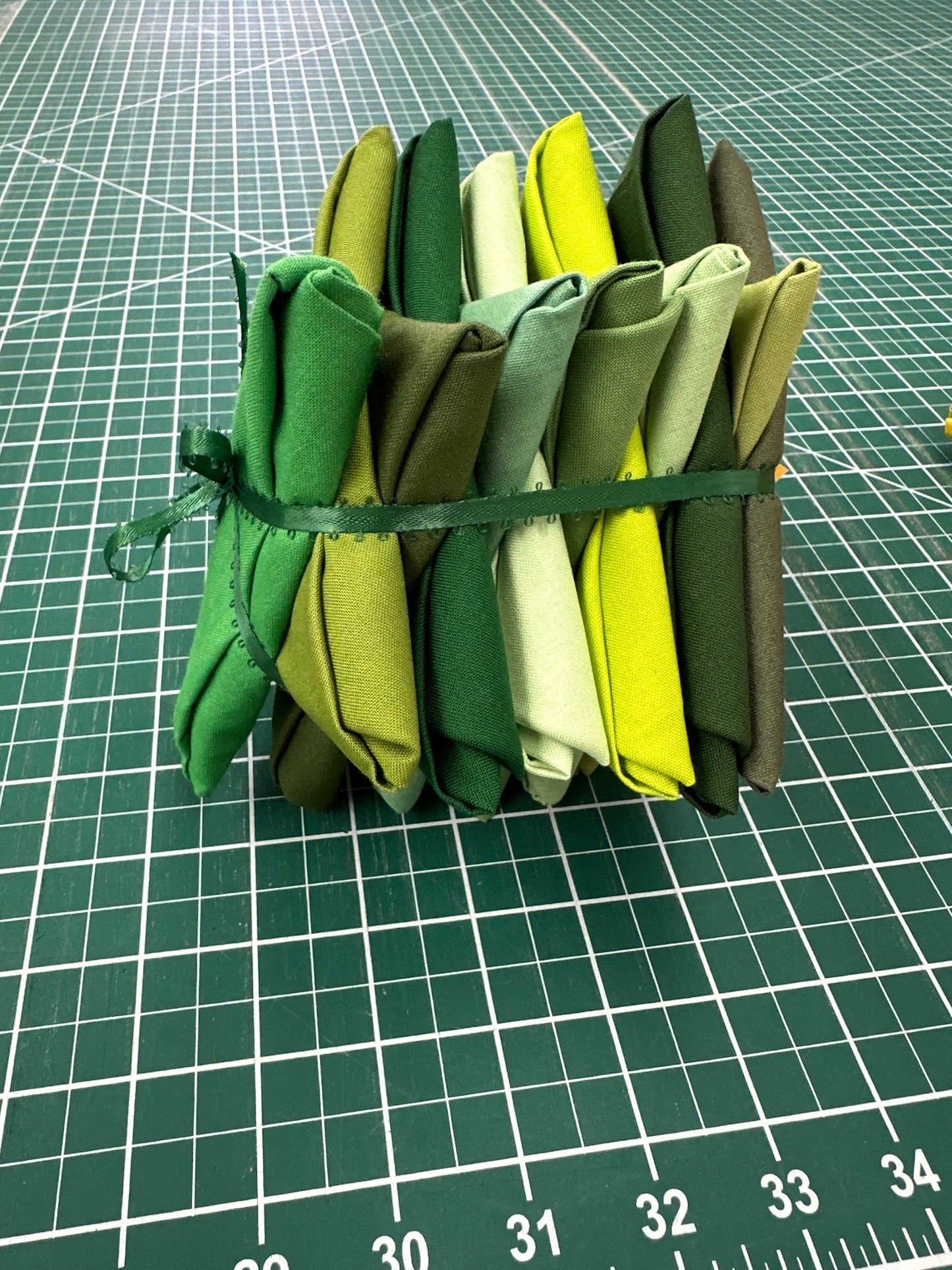 FQ-12-Confetti Cotton Bundle