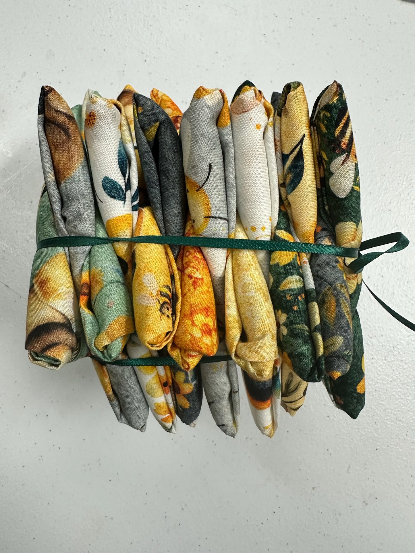 FQ - 14 - Buzz Buzz Buzz - Fat Quarter Bundle