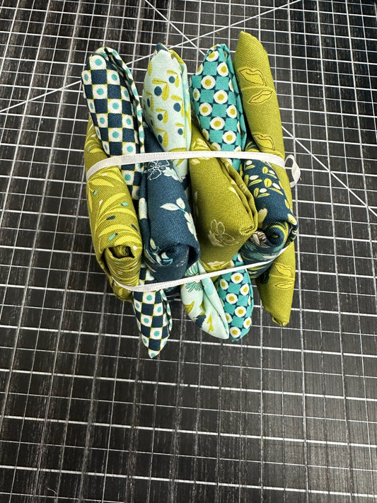 FQ-8-Feed My Soul - Fat Quarter Bundle