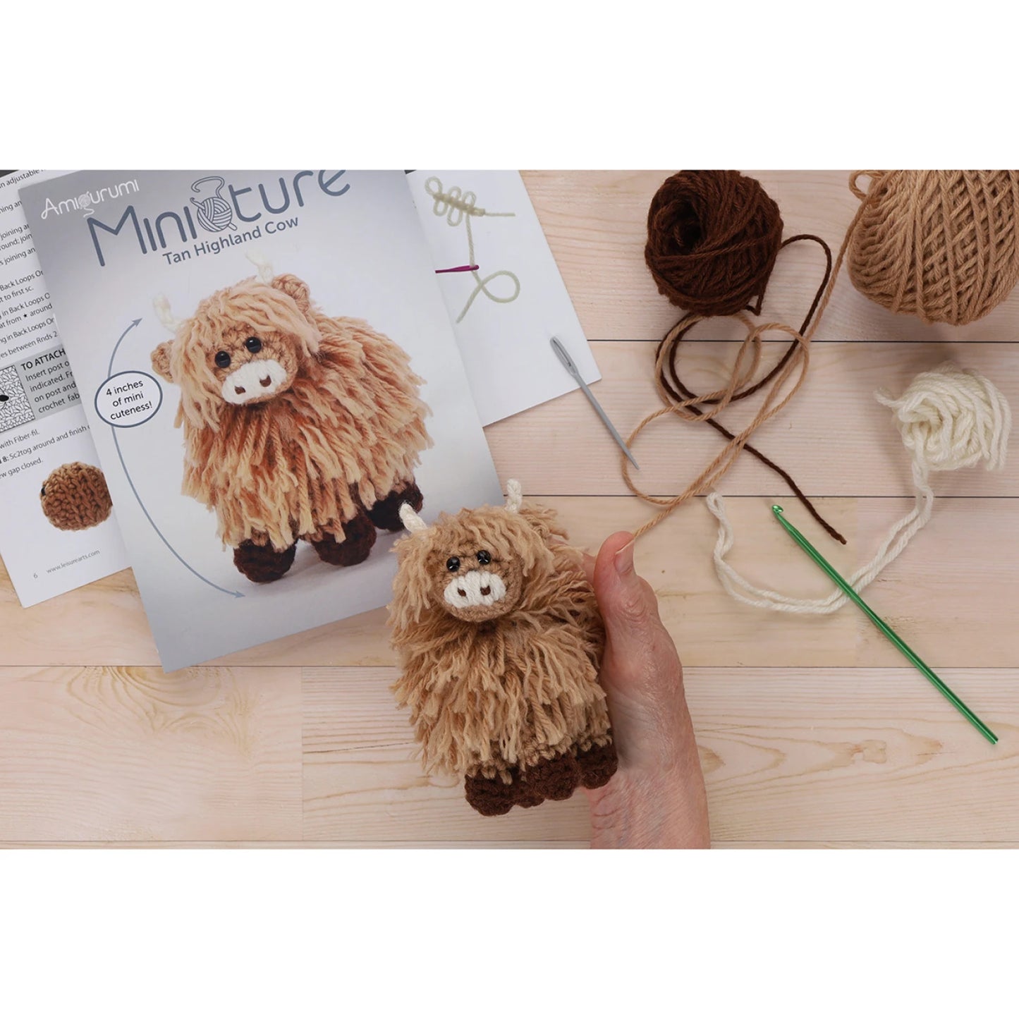 Amigurumi Kit Highland Cow - Leisure Arts