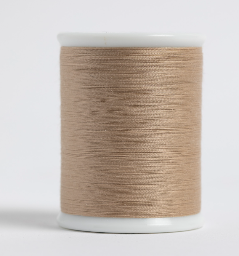 405 So Fine Polyester Thread 3-ply 50wt 550yds Cashew